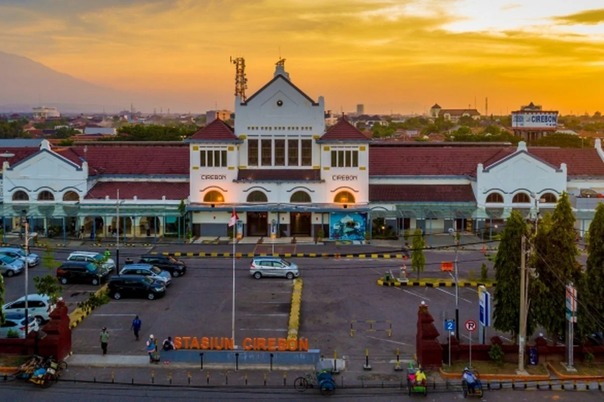 Perbedaan Travel Door to Door dan Shuttle Jakarta Cirebon